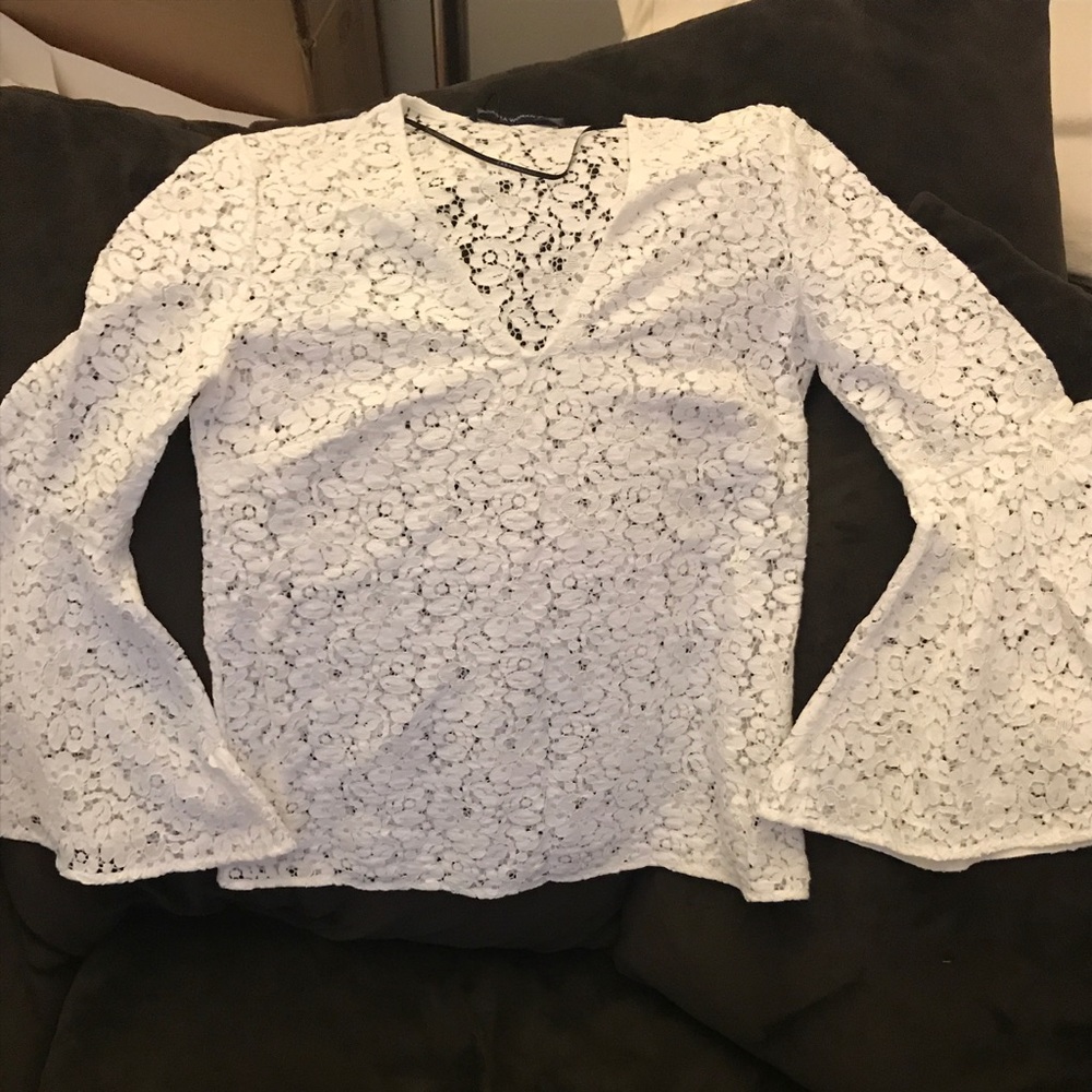 ZARA XS LACE BELL SLEEVE TOP
